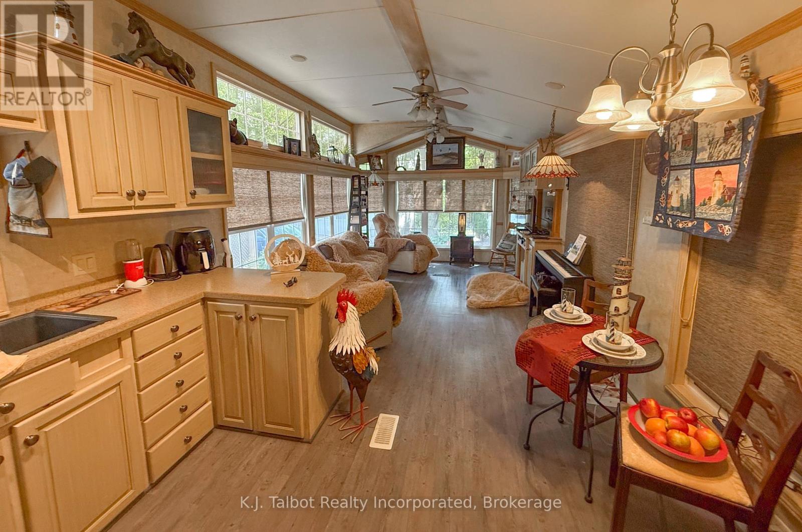 Unit 36 Beacon Ln South - 77719 Bluewater Highway, Bluewater, Ontario  N0M 1G0 - Photo 4 - X12369338