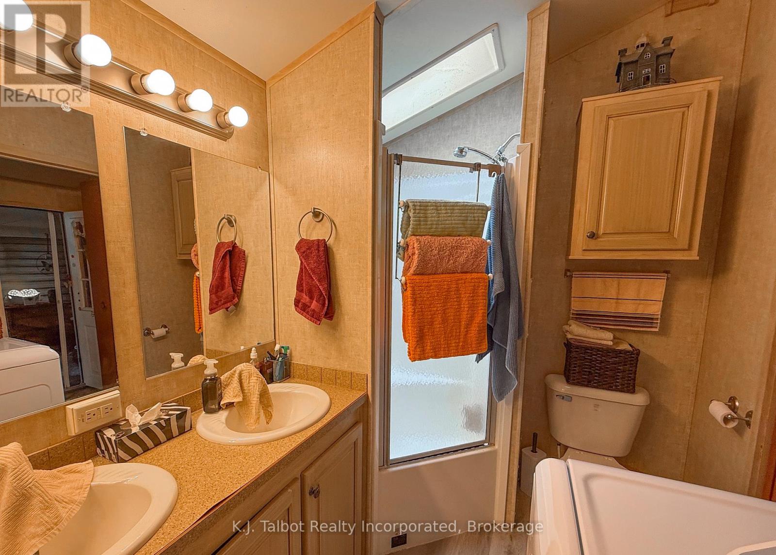 Unit 36 Beacon Ln South - 77719 Bluewater Highway, Bluewater, Ontario  N0M 1G0 - Photo 5 - X12369338