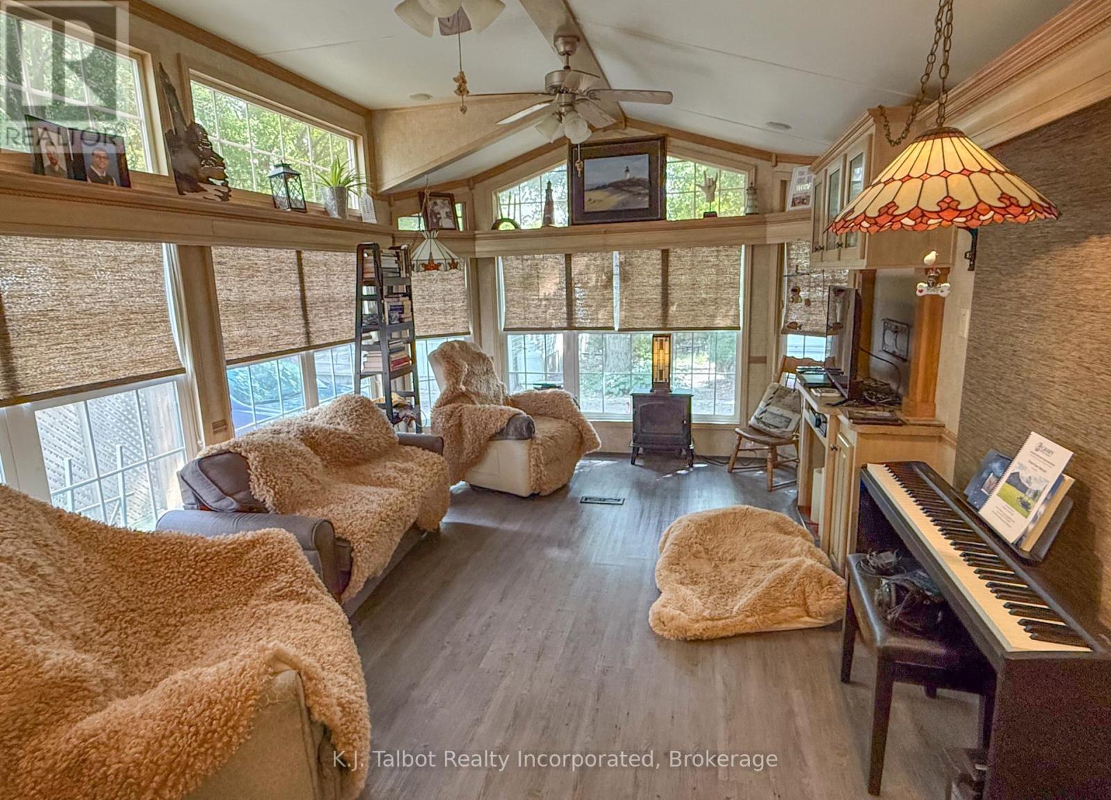 Unit 36 Beacon Ln South - 77719 Bluewater Highway, Bluewater, Ontario  N0M 1G0 - Photo 8 - X12369338