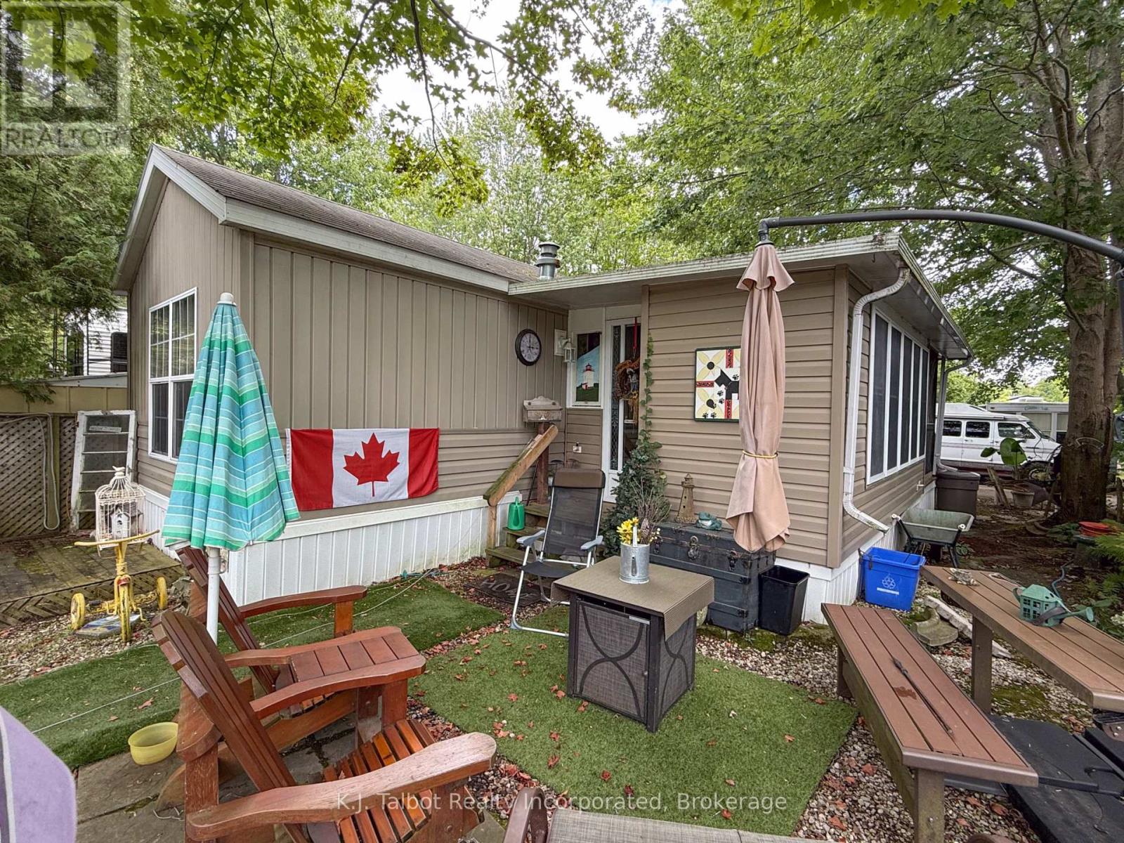 Unit 36 Beacon Ln South - 77719 Bluewater Highway, Bluewater, Ontario  N0M 1G0 - Photo 9 - X12369338