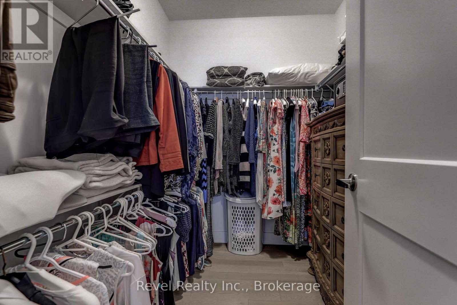 258 Ironwood Way, Georgian Bluffs, Ontario  N0H 1S0 - Photo 12 - X12369359