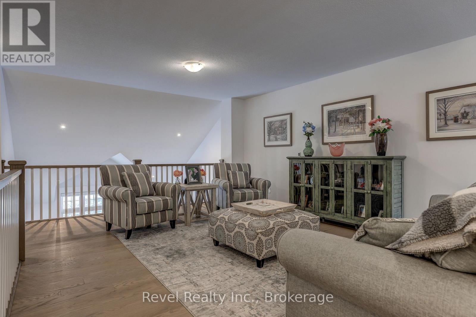 258 Ironwood Way, Georgian Bluffs, Ontario  N0H 1S0 - Photo 14 - X12369359