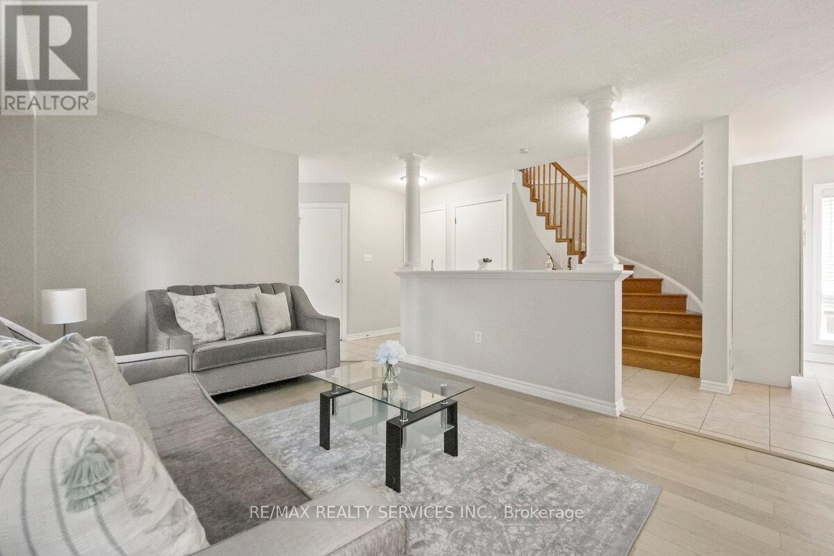 829 Oakcrossing Road, London North, Ontario  N6H 0A4 - Photo 11 - X12369285