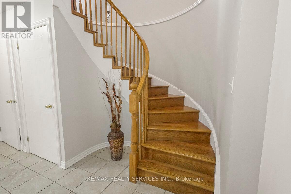 829 Oakcrossing Road, London North, Ontario  N6H 0A4 - Photo 24 - X12369285