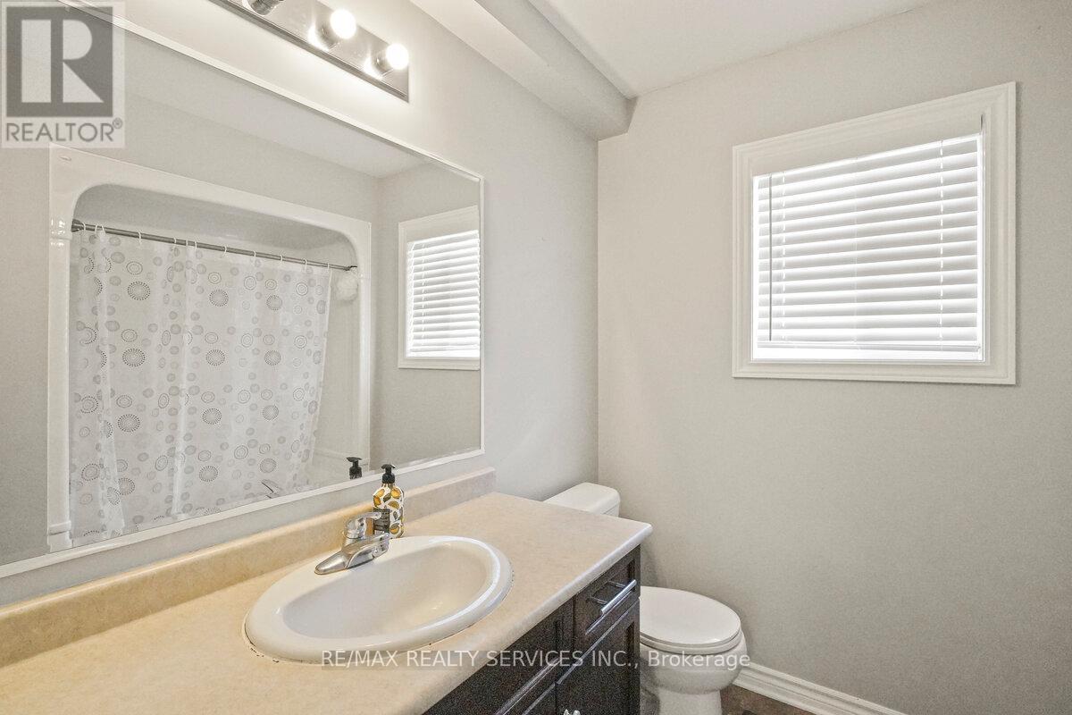 829 Oakcrossing Road, London North, Ontario  N6H 0A4 - Photo 38 - X12369285
