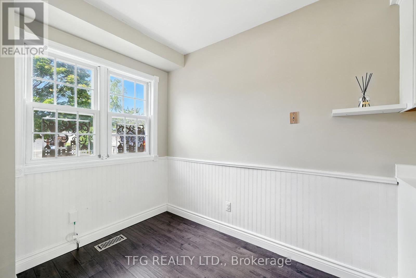165 Sutherland Crescent, Cobourg, Ontario  K9A 5L6 - Photo 6 - X12369377