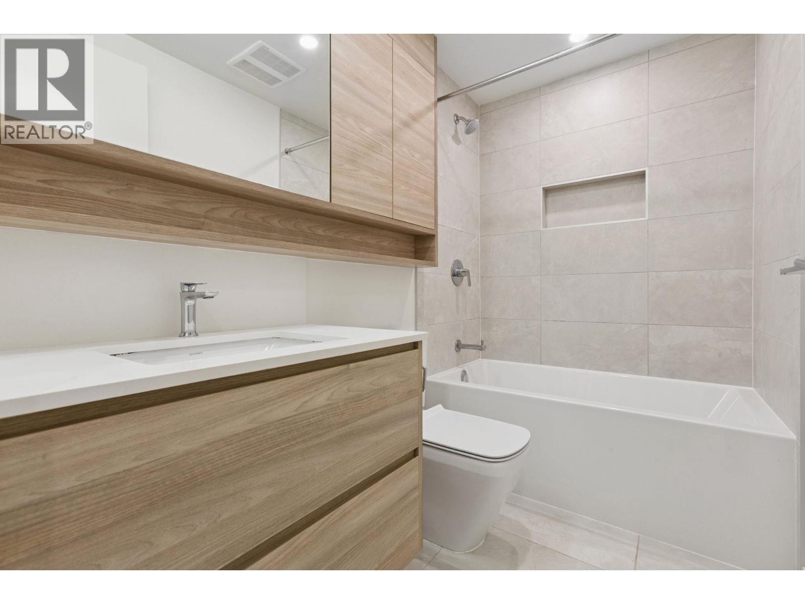 708 585 Austin Avenue, Coquitlam, British Columbia  V3K 0G6 - Photo 9 - R3041129