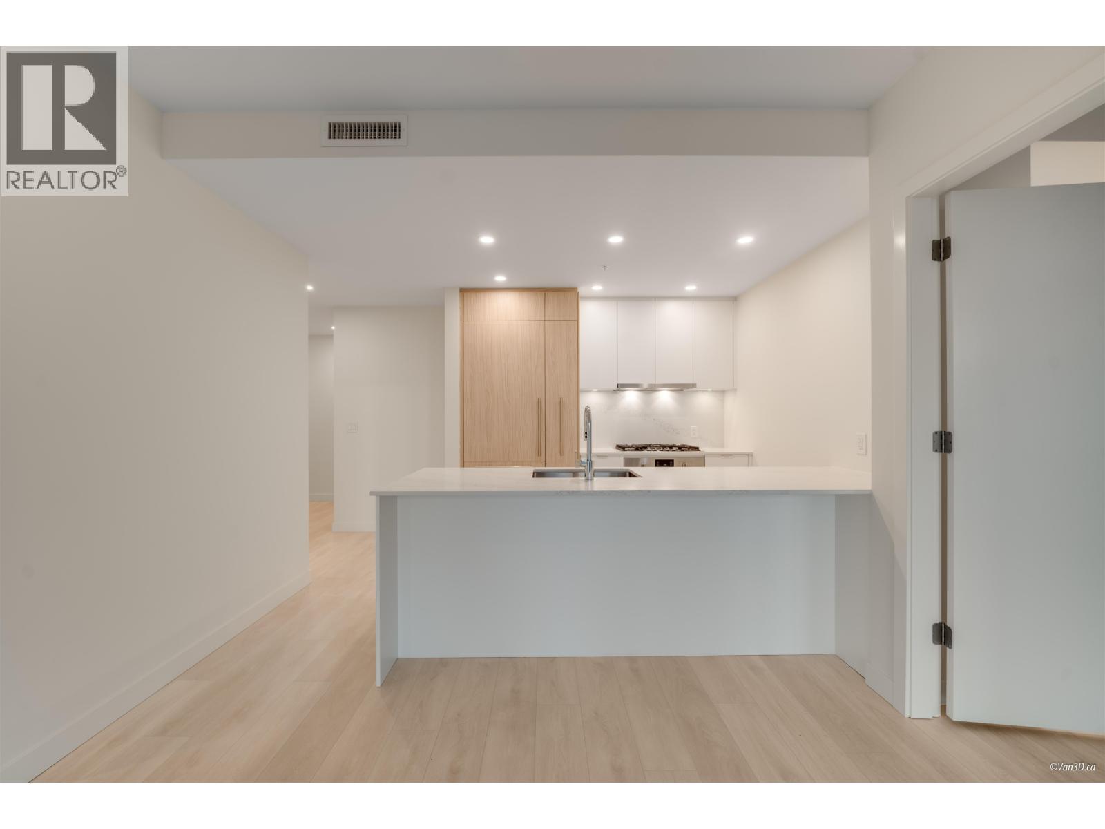 1407 537 COTTONWOOD AVENUE, Coquitlam, British Columbia