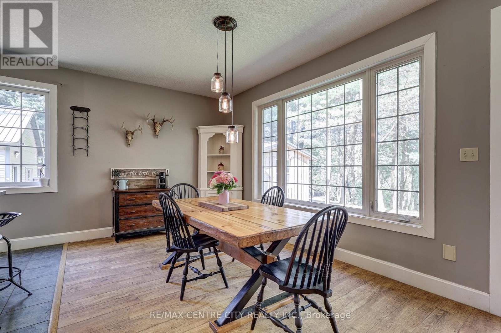 35035 Lake Line, Southwold, Ontario  N5L 1J1 - Photo 11 - X12369385