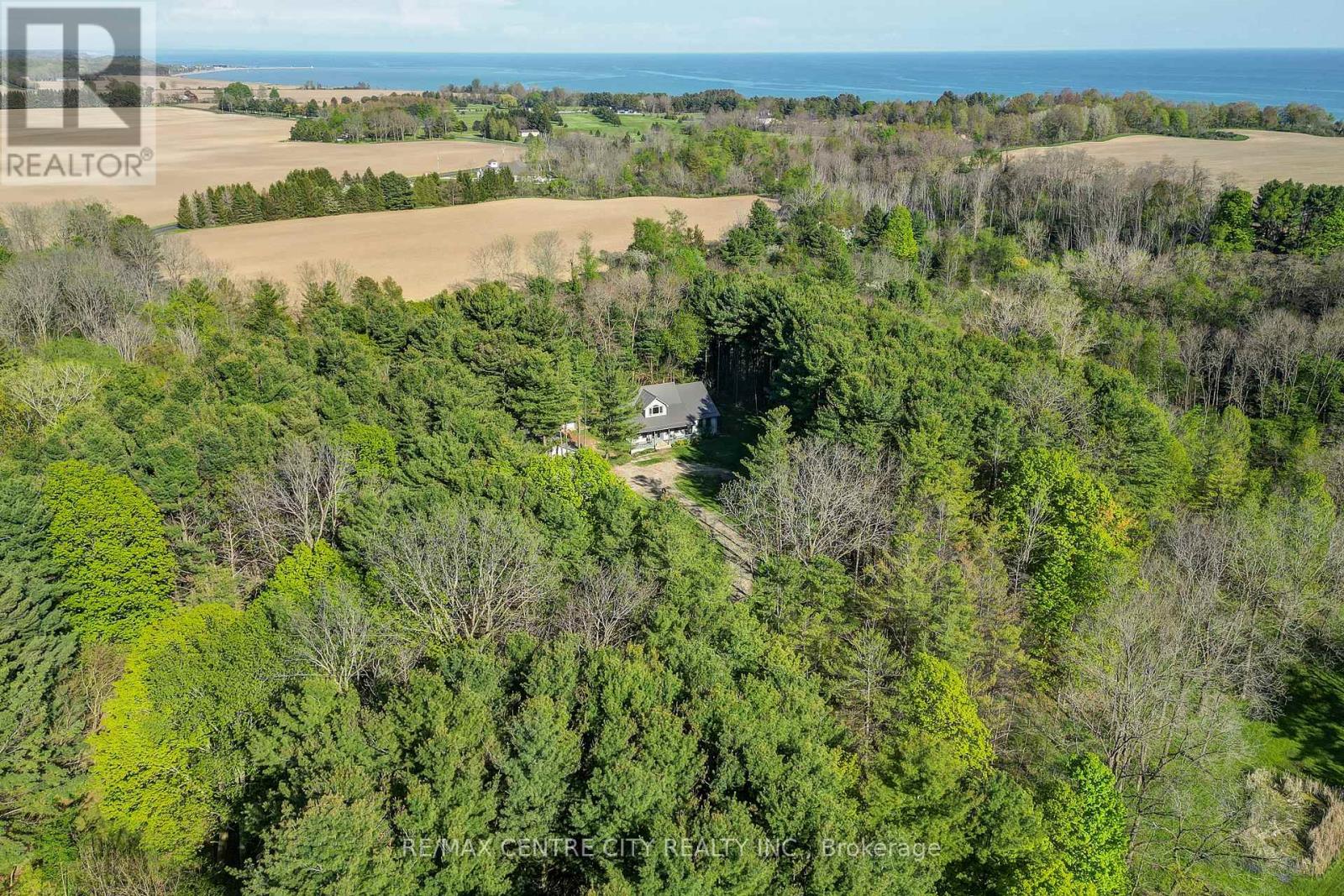 35035 Lake Line, Southwold, Ontario  N5L 1J1 - Photo 34 - X12369385
