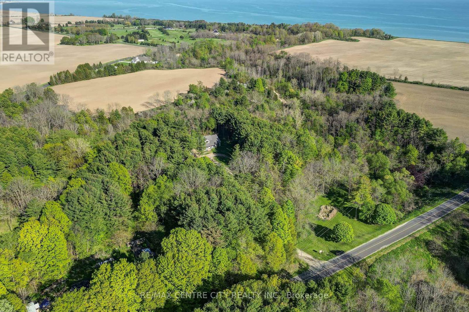 35035 Lake Line, Southwold, Ontario  N5L 1J1 - Photo 38 - X12369385