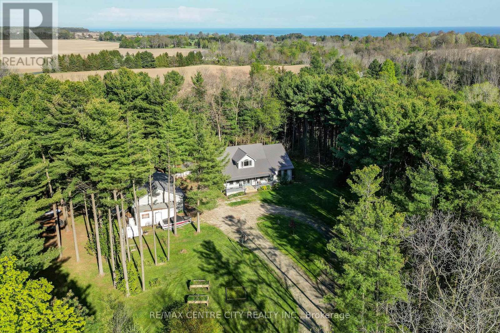 35035 Lake Line, Southwold, Ontario  N5L 1J1 - Photo 45 - X12369385