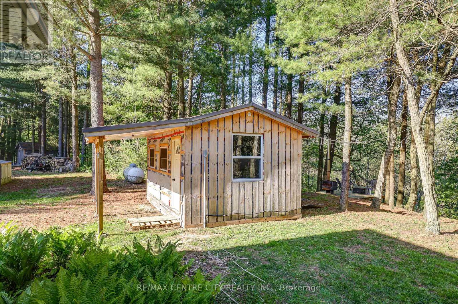 35035 Lake Line, Southwold, Ontario  N5L 1J1 - Photo 13 - X12369386