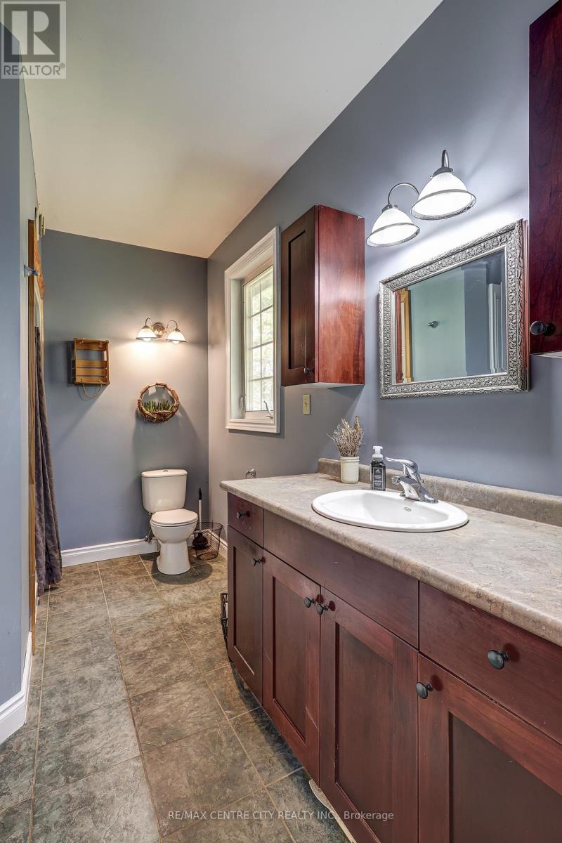 35035 Lake Line, Southwold, Ontario  N5L 1J1 - Photo 31 - X12369386
