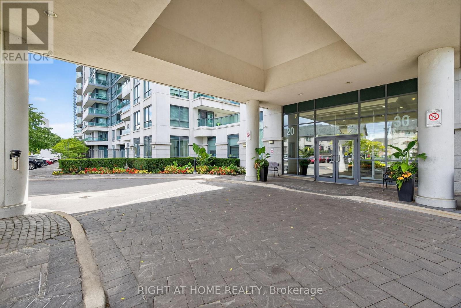 803 - 20 North Park Road, Vaughan, Ontario  L4J 0G7 - Photo 35 - N12365559