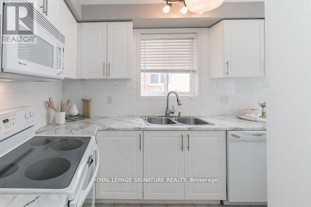 1989 Prince Court, Innisfil, Ontario  L9S 0E7 - Photo 3 - N12369403