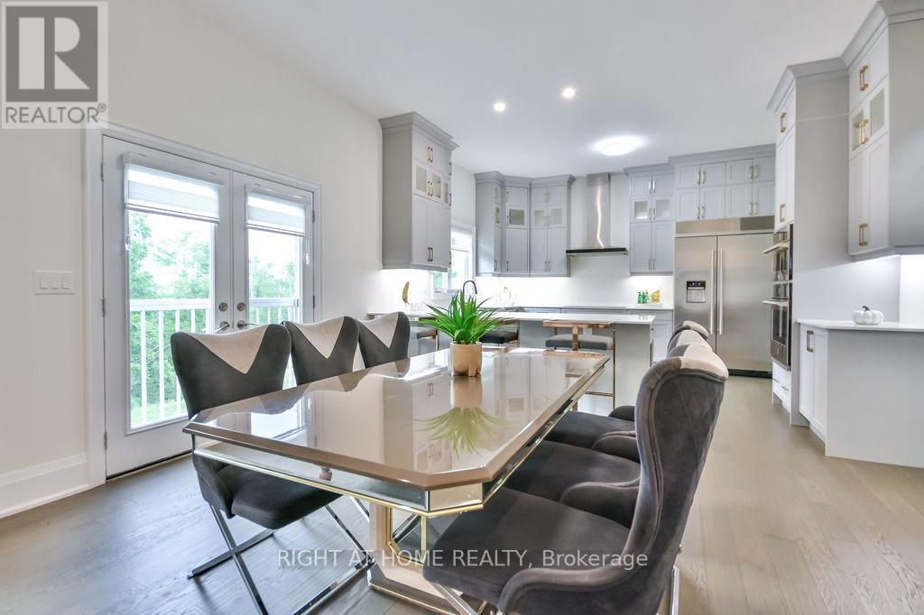 8 Forest Heights Court, Oro-Medonte, Ontario  L0L 2E0 - Photo 13 - S12369366
