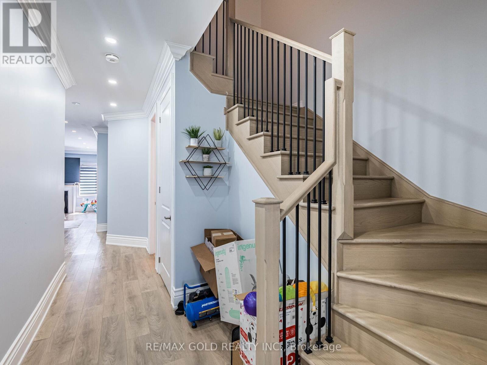 17 Cottonwood Crescent, Welland, Ontario  L3B 0J3 - Photo 11 - X12369373