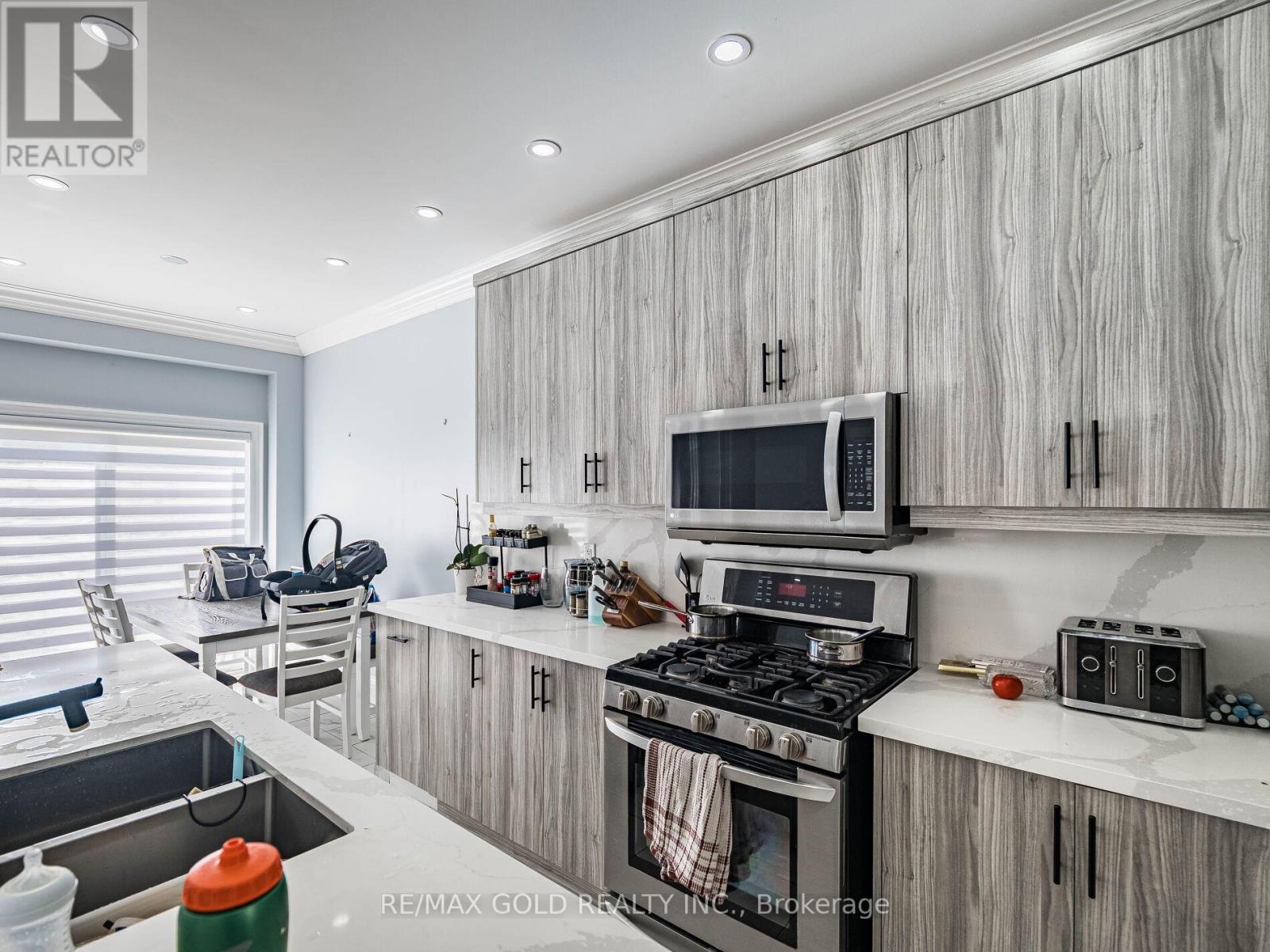 17 Cottonwood Crescent, Welland, Ontario  L3B 0J3 - Photo 19 - X12369373