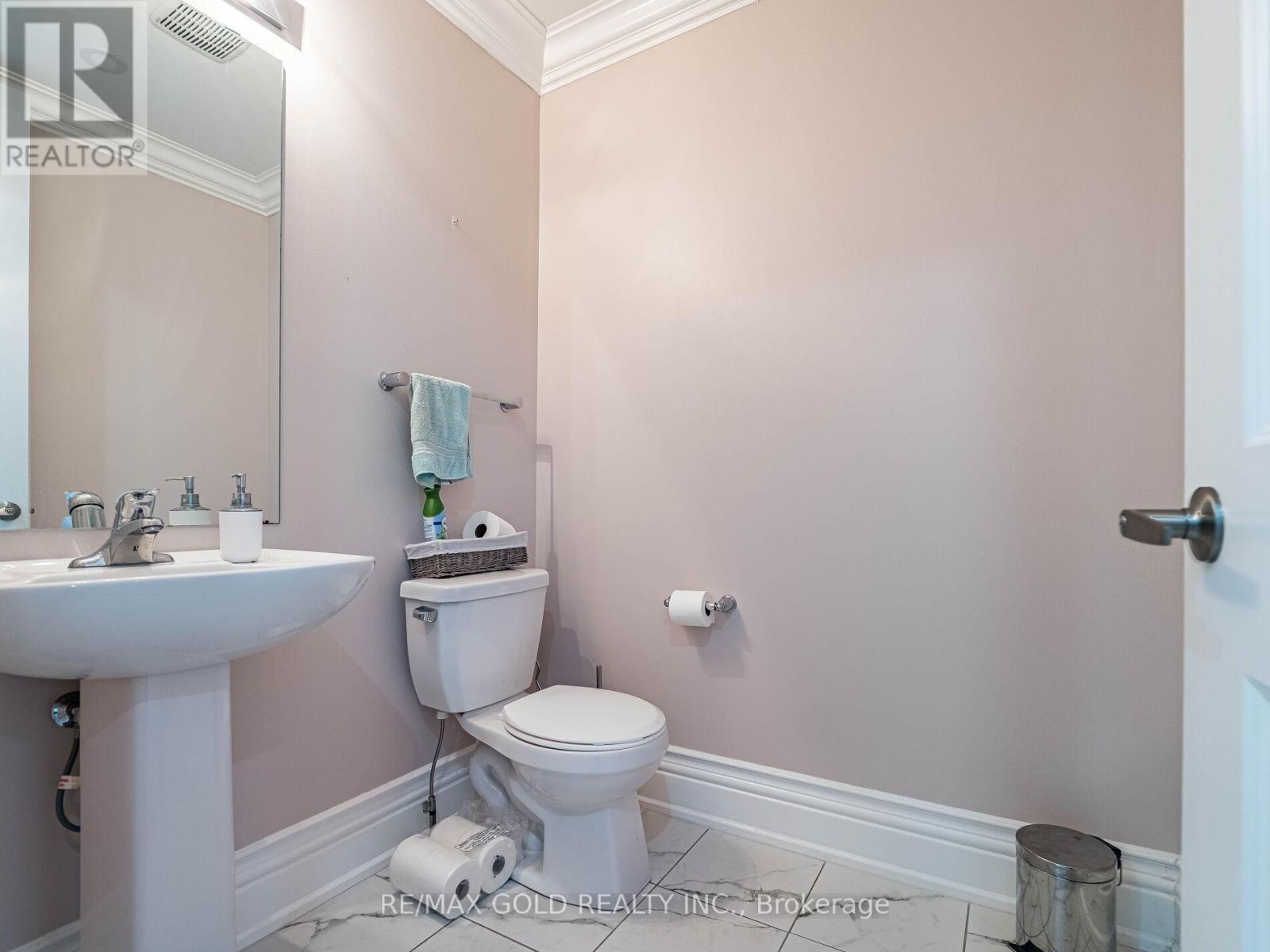 17 Cottonwood Crescent, Welland, Ontario  L3B 0J3 - Photo 22 - X12369373