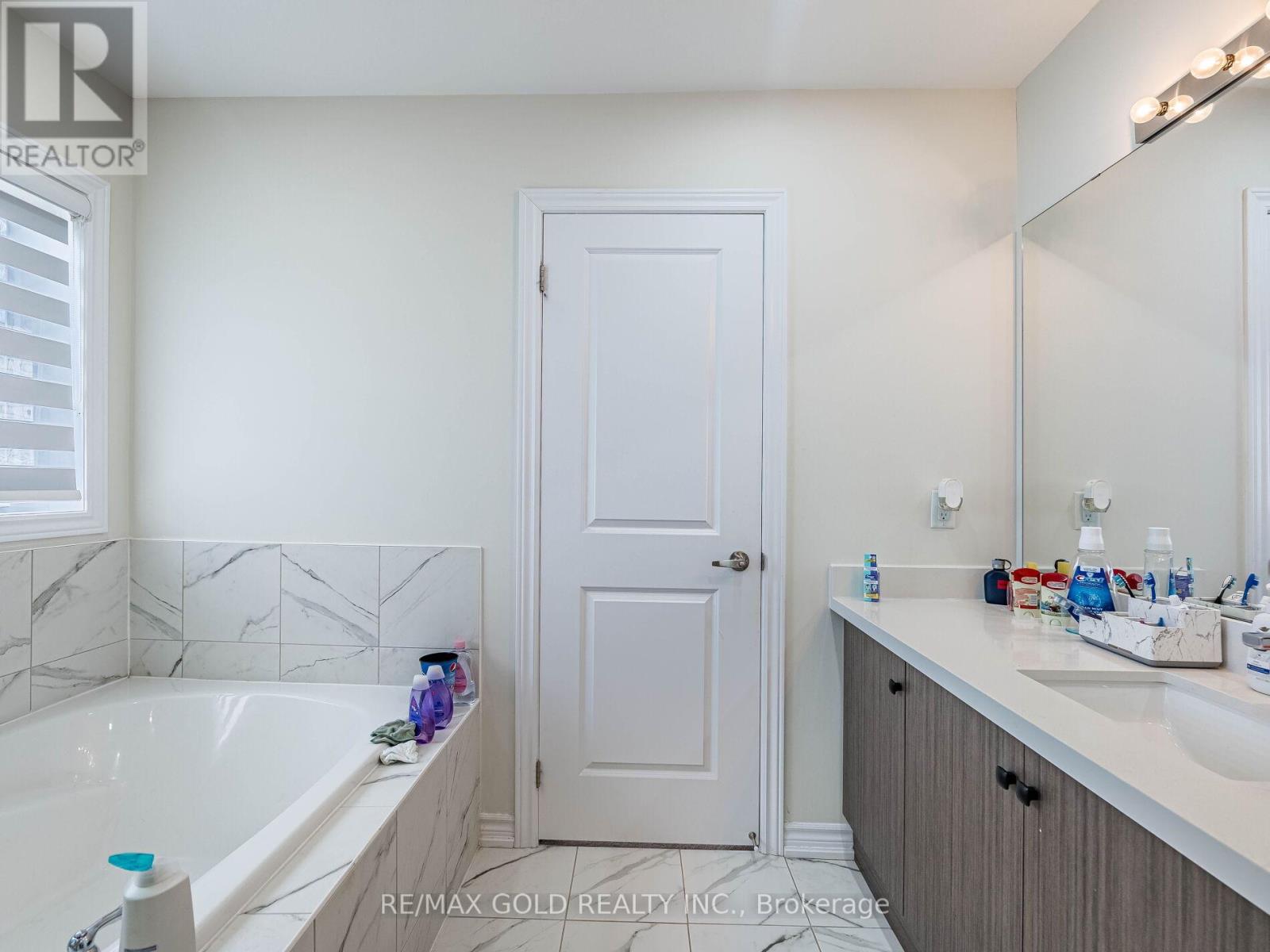 17 Cottonwood Crescent, Welland, Ontario  L3B 0J3 - Photo 32 - X12369373