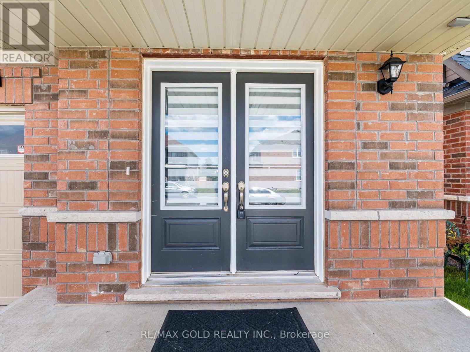 17 Cottonwood Crescent, Welland, Ontario  L3B 0J3 - Photo 8 - X12369373