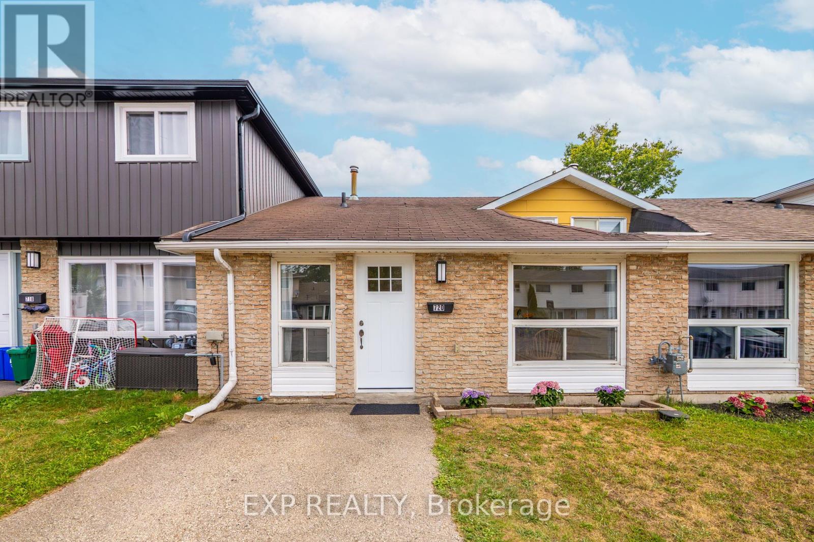 Property at 720 PARKVIEW CRESCENT image 1
