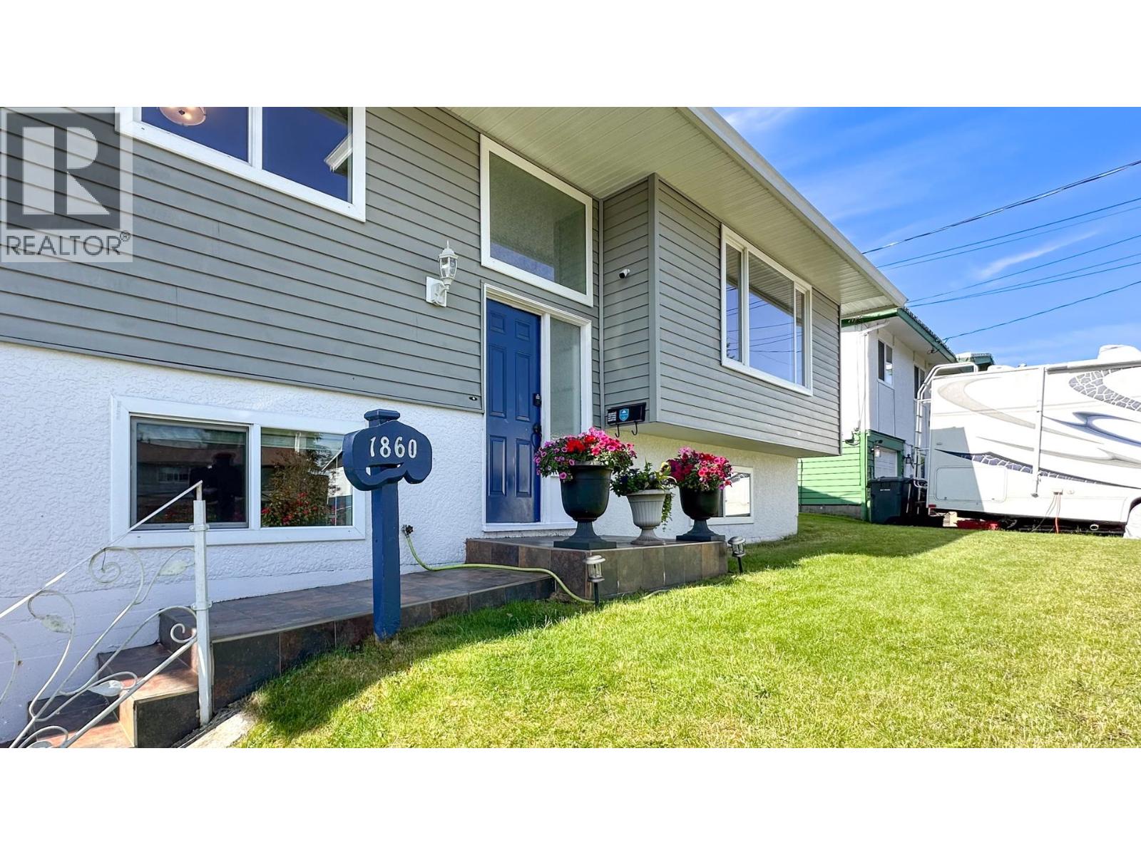 1860 Routley Avenue, Port Coquitlam, British Columbia  V3C 1A7 - Photo 3 - R3041326