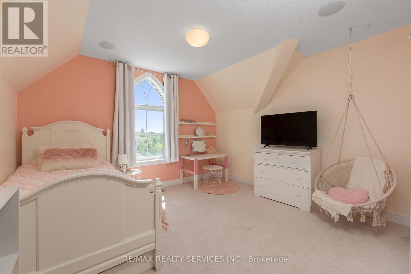 74 North Riverdale Drive, Caledon (Inglewood), Ontario  L7C 1L1 - Photo 24 - W12369222