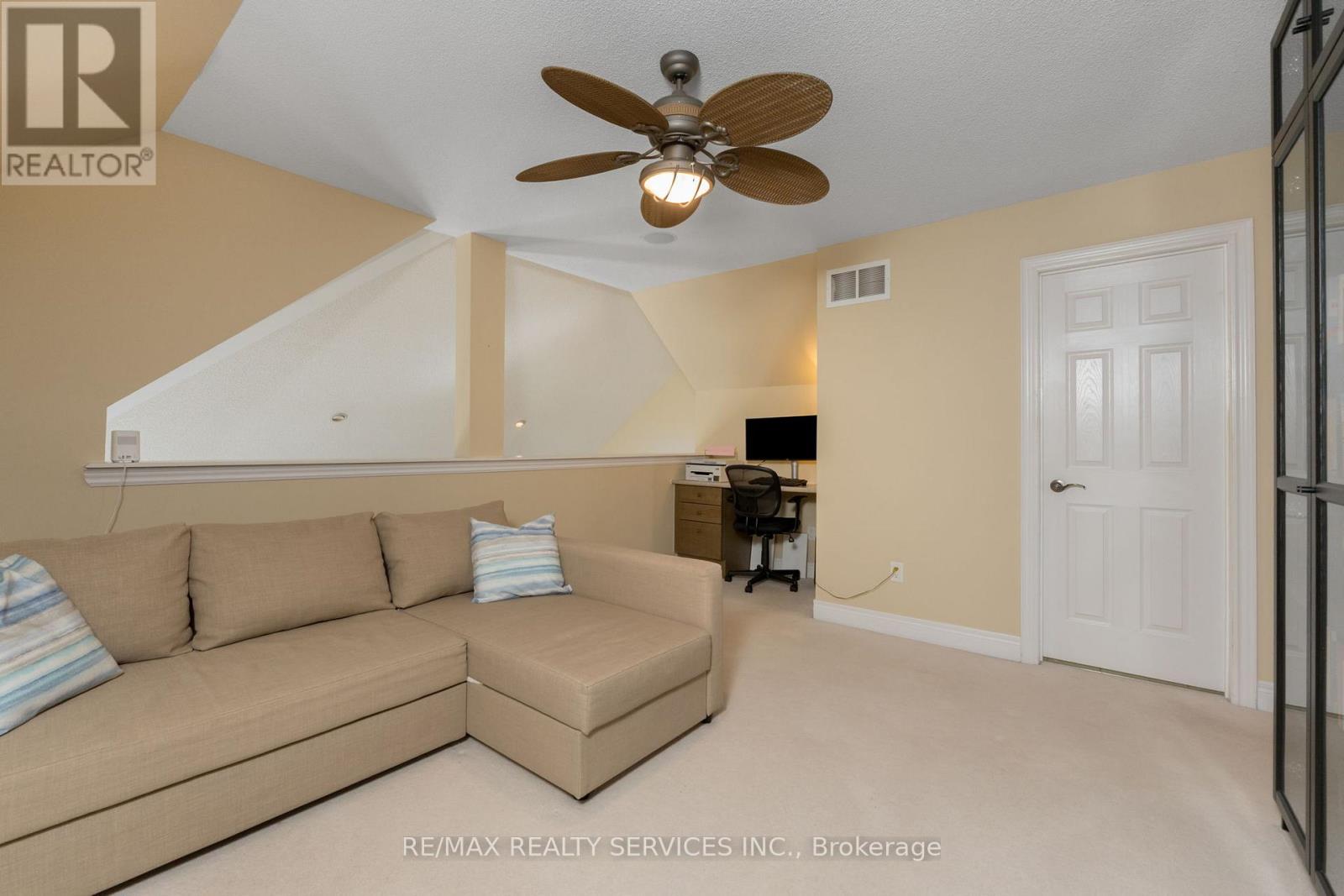 74 North Riverdale Drive, Caledon (Inglewood), Ontario  L7C 1L1 - Photo 26 - W12369222