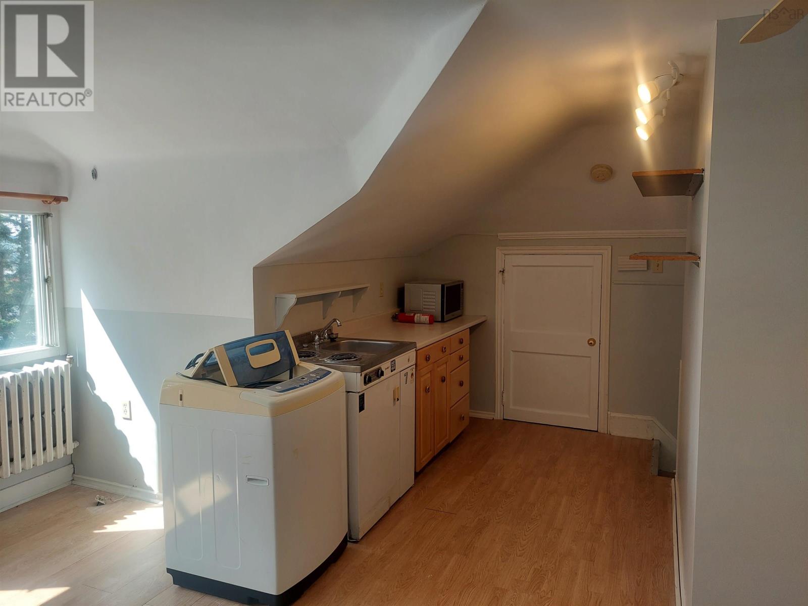 3786/84 High Street, Halifax, Nova Scotia  B3K 4Y9 - Photo 11 - 202506297