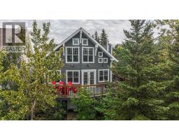 36 Lakeview Avenue