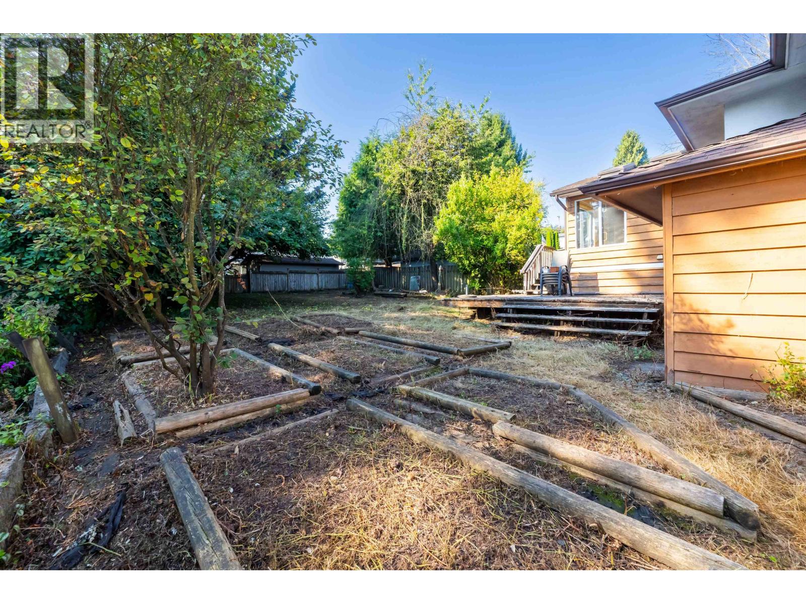 320 Hoult Street, New Westminster, British Columbia  V3L 4X1 - Photo 3 - R3040978