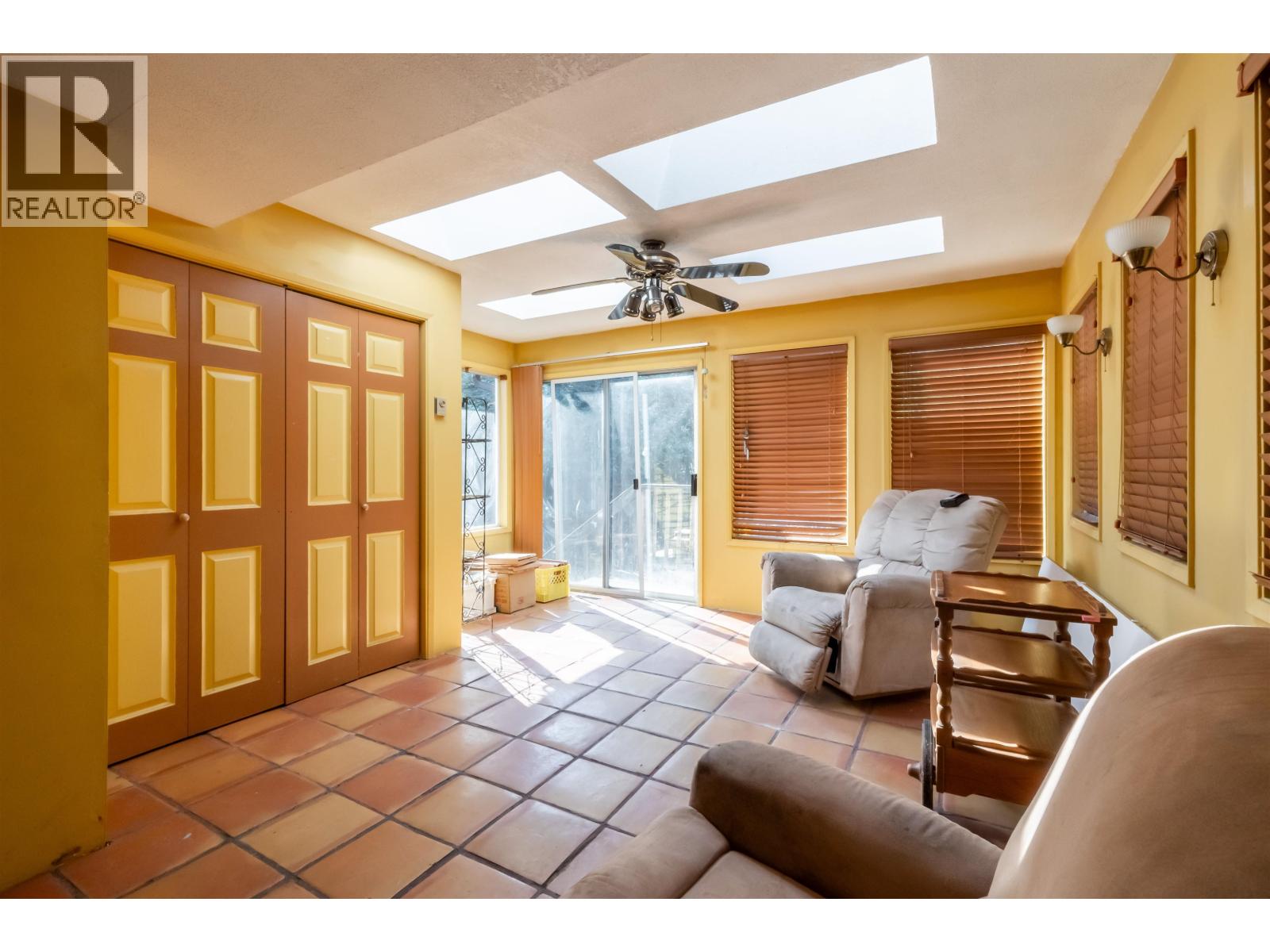 320 Hoult Street, New Westminster, British Columbia  V3L 4X1 - Photo 5 - R3040978