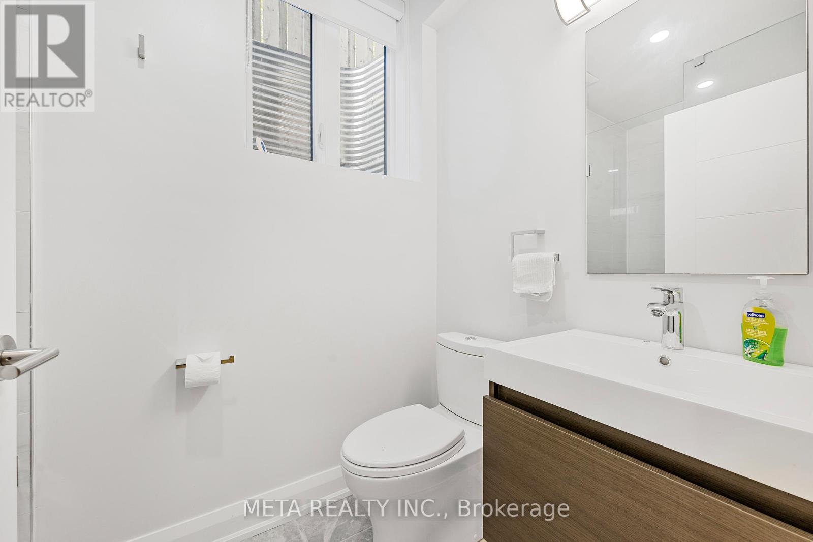 41b Maple Avenue N, Mississauga, Ontario  L5H 2R9 - Photo 37 - W12369409