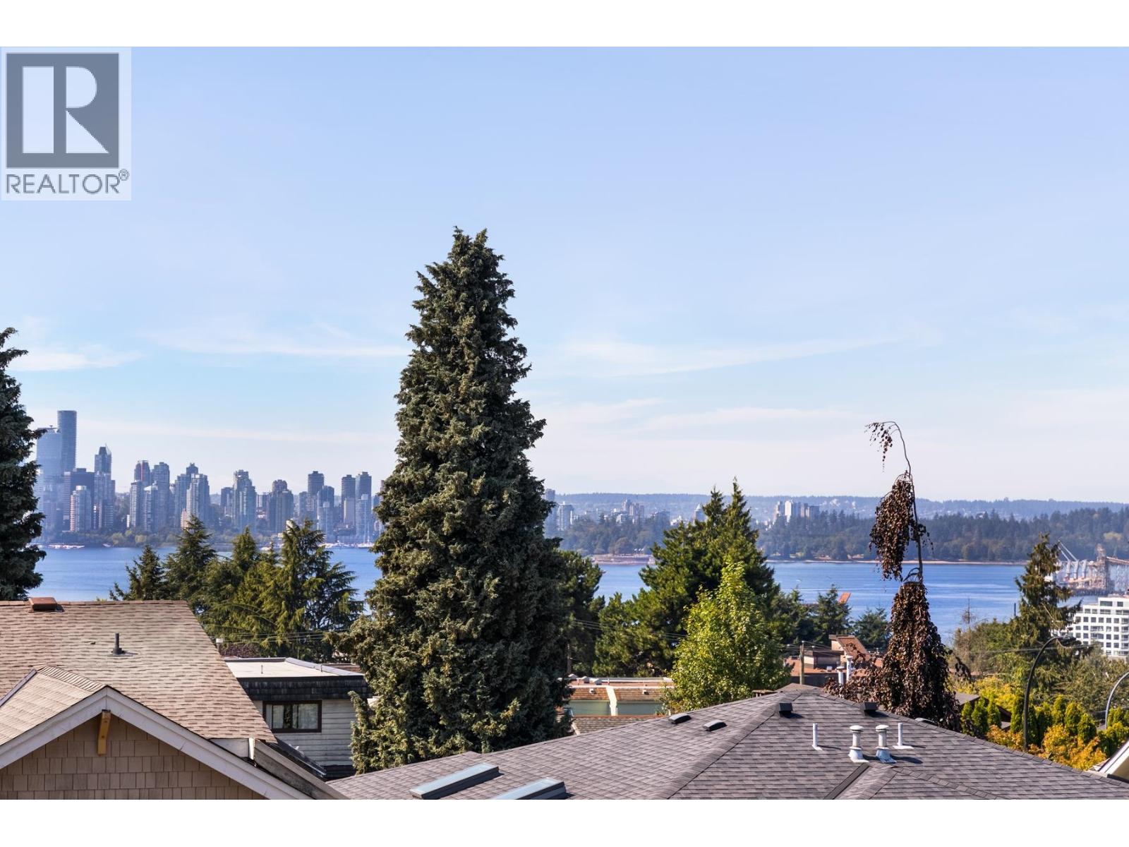 261 W 6th Street, North Vancouver, British Columbia  V7M 1K7 - Photo 23 - R3040215