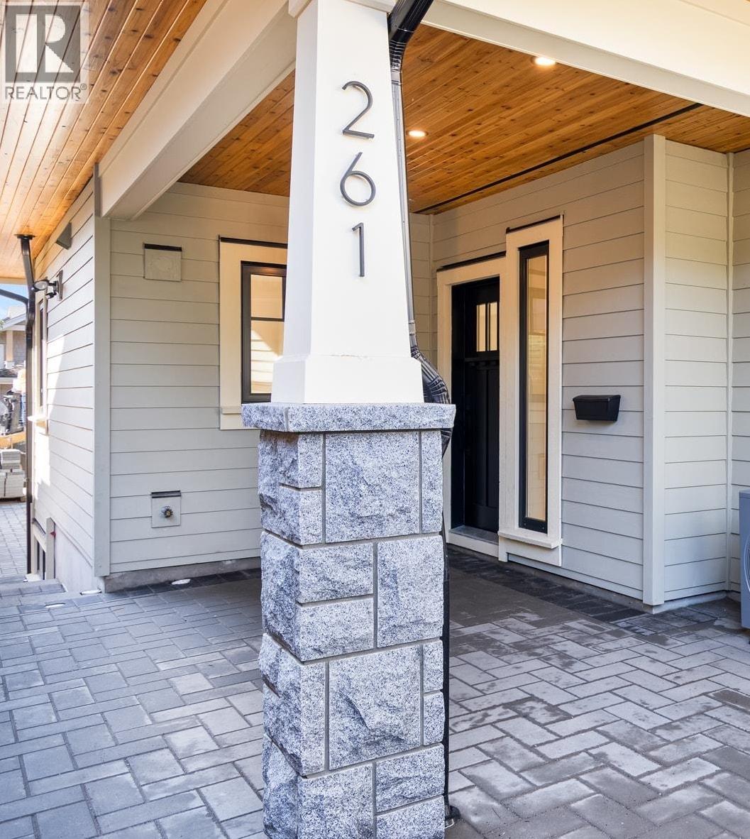 261 W 6th Street, North Vancouver, British Columbia  V7M 1K7 - Photo 3 - R3040215