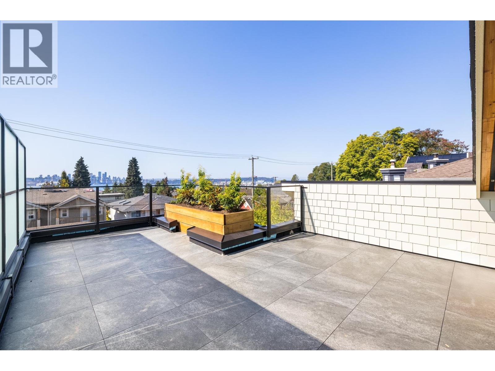 261 W 6th Street, North Vancouver, British Columbia  V7M 1K7 - Photo 18 - R3040215