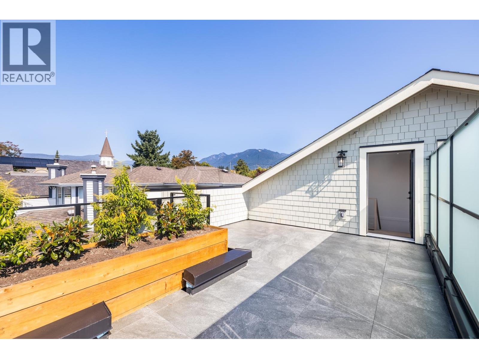 261 W 6th Street, North Vancouver, British Columbia  V7M 1K7 - Photo 19 - R3040215