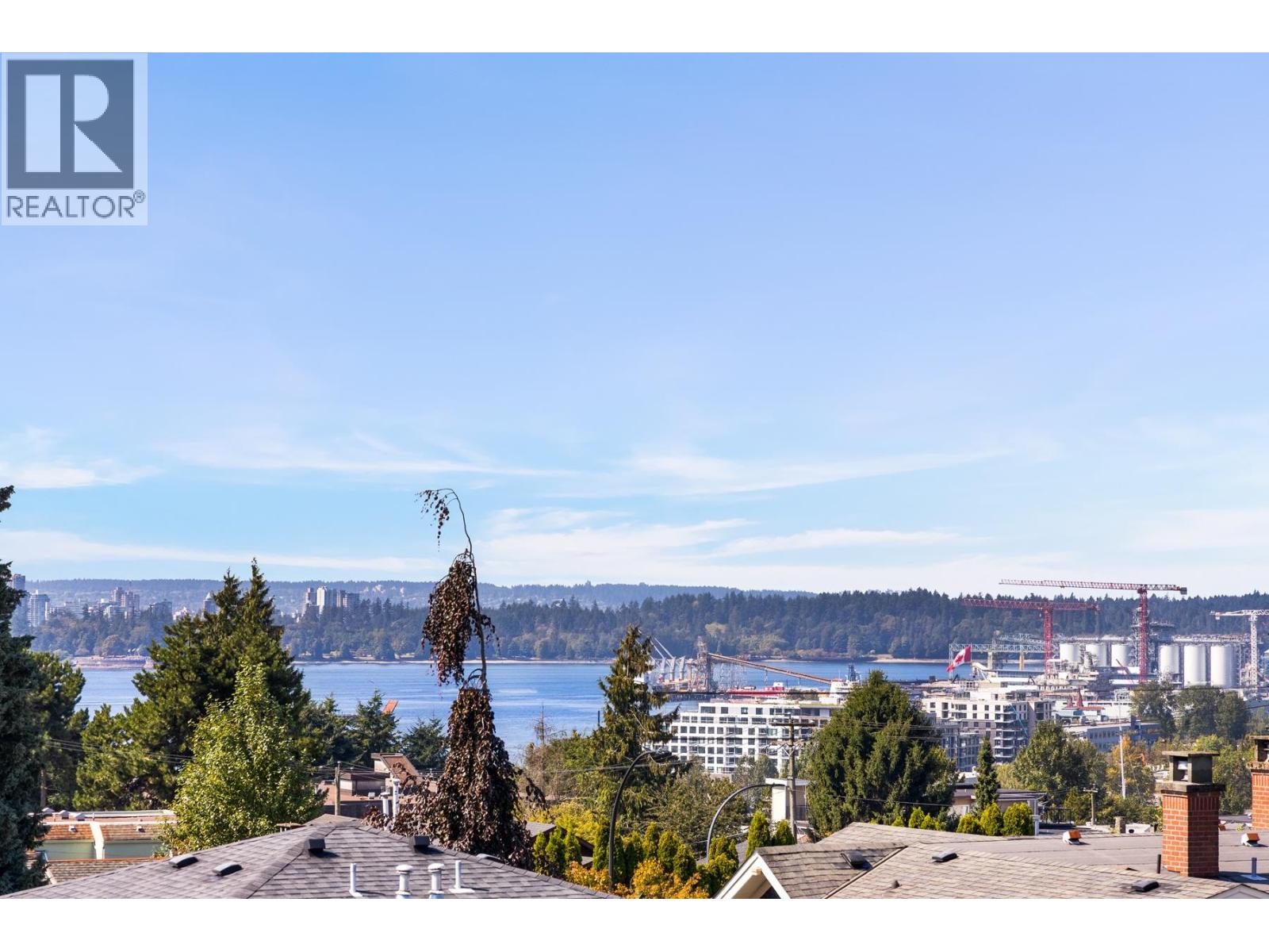 261 W 6th Street, North Vancouver, British Columbia  V7M 1K7 - Photo 24 - R3040215