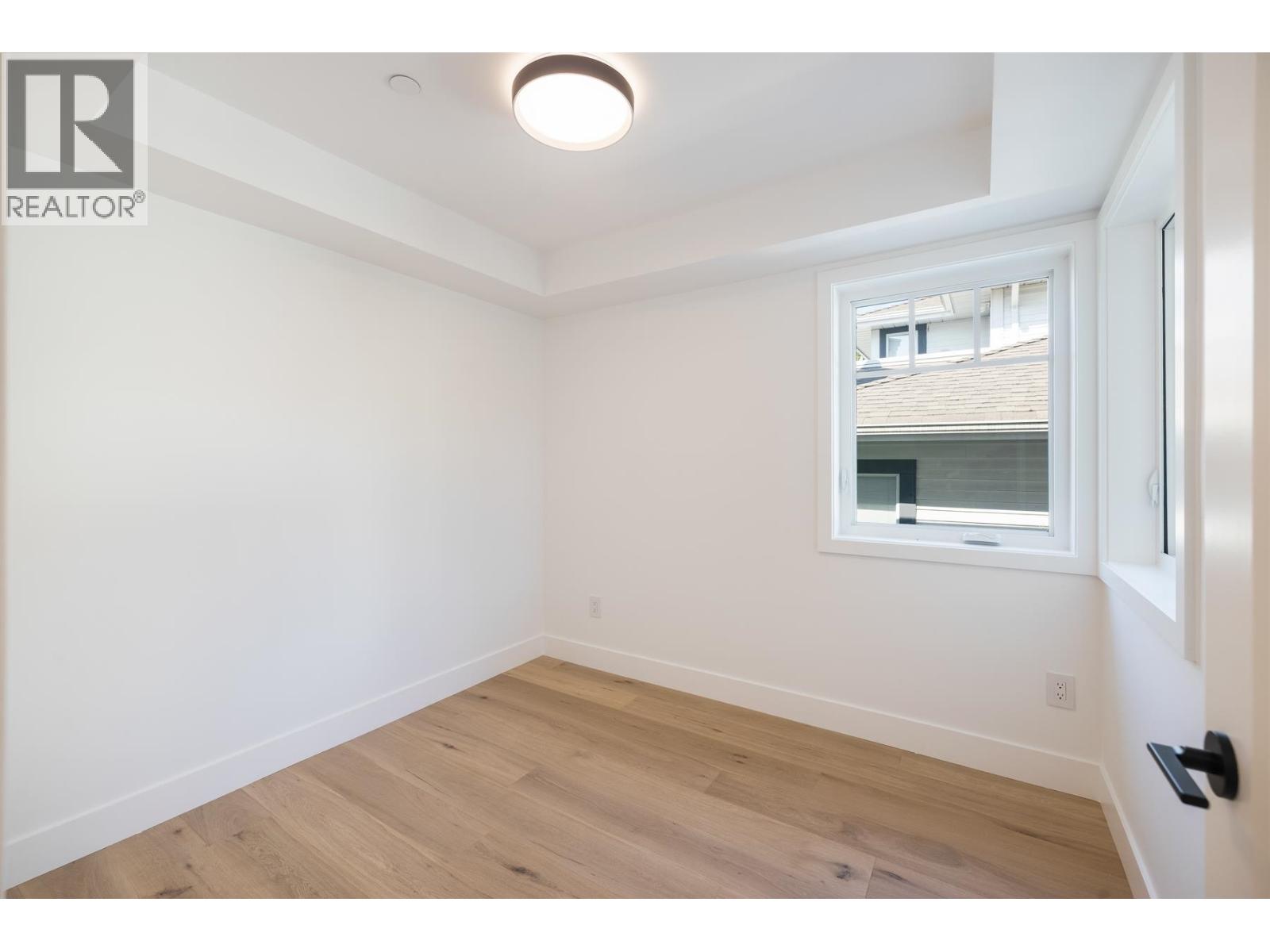 261 W 6th Street, North Vancouver, British Columbia  V7M 1K7 - Photo 12 - R3040215