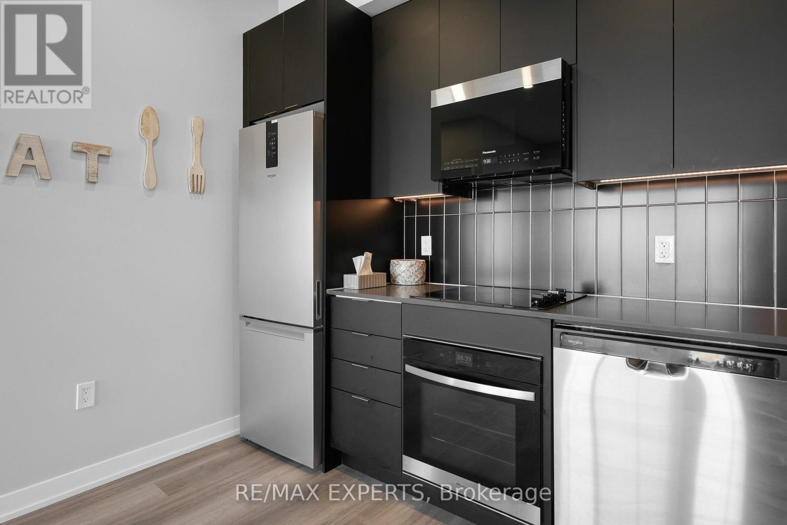 424 - 10 Abeja Street, Vaughan, Ontario  L4K 0R4 - Photo 12 - N12369454