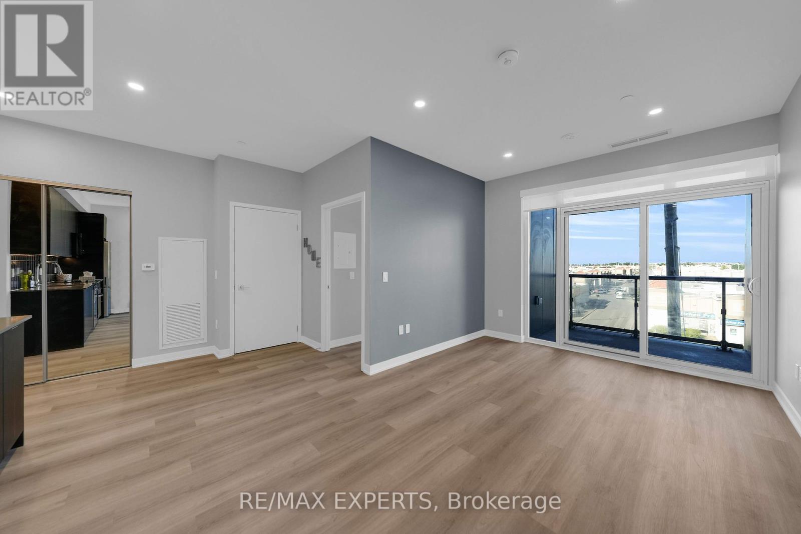 424 - 10 Abeja Street, Vaughan, Ontario  L4K 0R4 - Photo 13 - N12369454