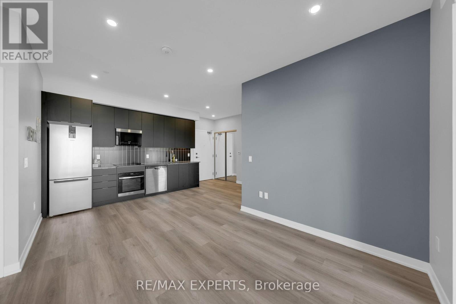 424 - 10 Abeja Street, Vaughan, Ontario  L4K 0R4 - Photo 18 - N12369454