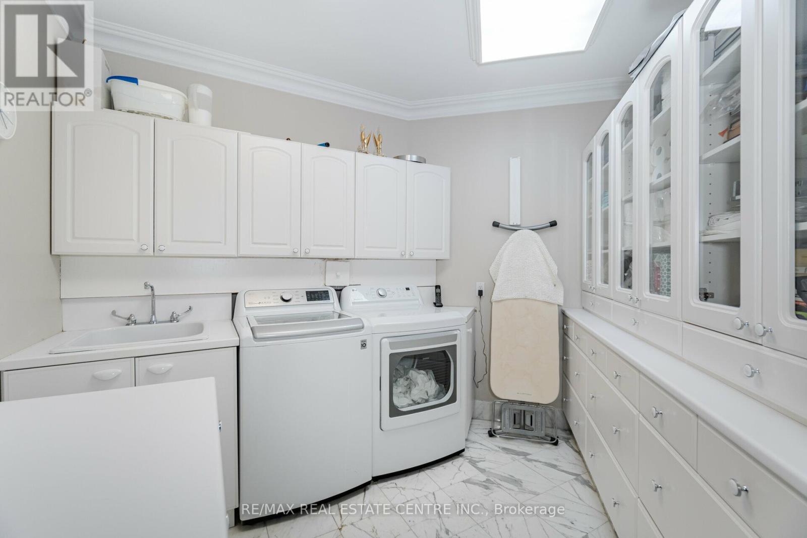 2 Edgeforest Drive, Brampton, Ontario  L6P 0E1 - Photo 30 - W12212064