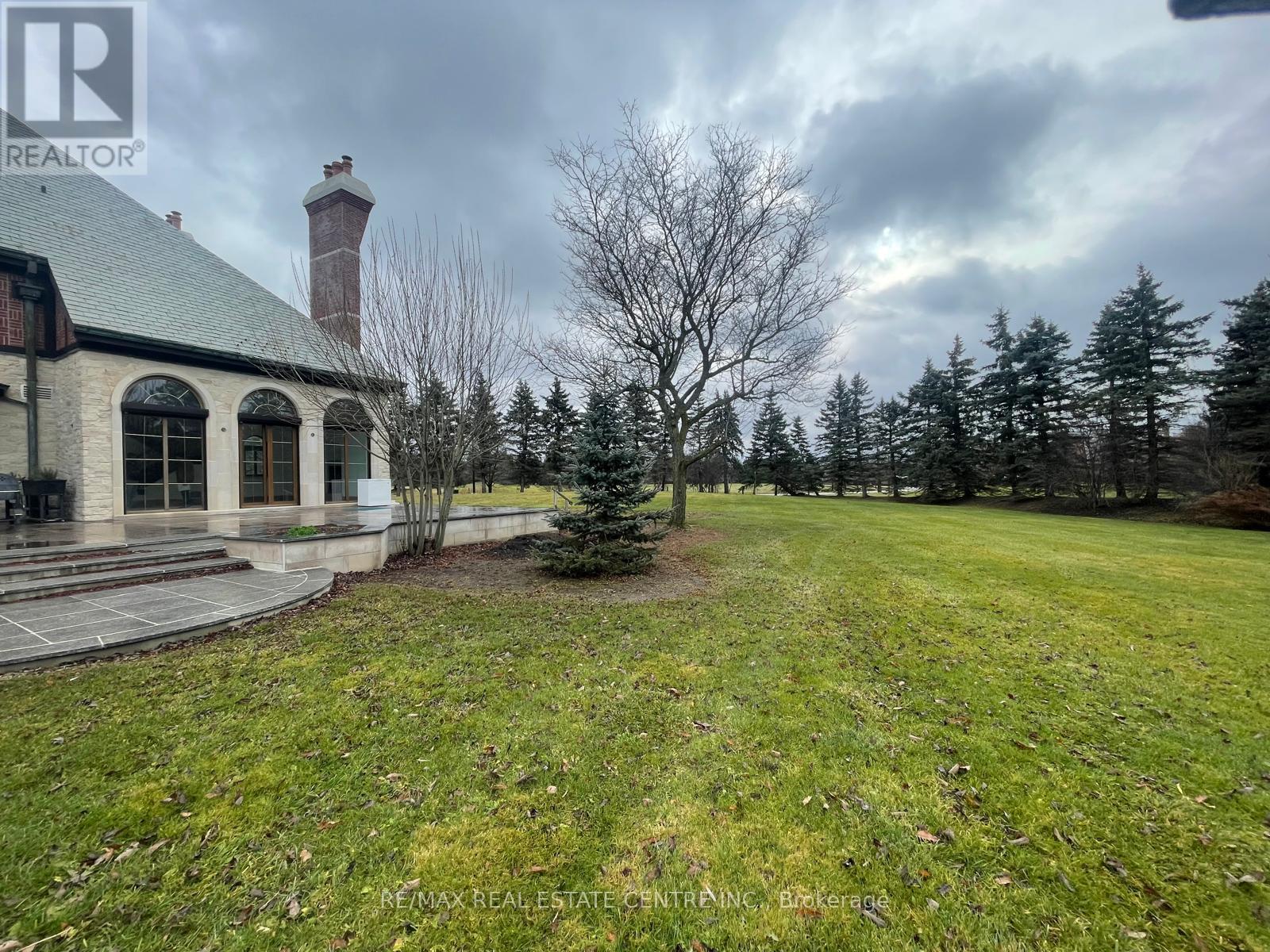 2 Edgeforest Drive, Brampton, Ontario  L6P 0E1 - Photo 7 - W12212064