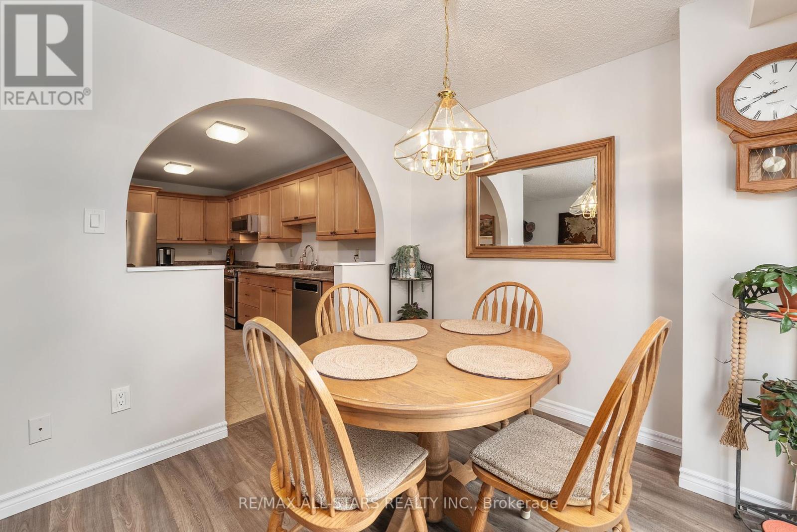 10 Skybird Lane, Georgina, Ontario  L4P 3S1 - Photo 15 - N12367932