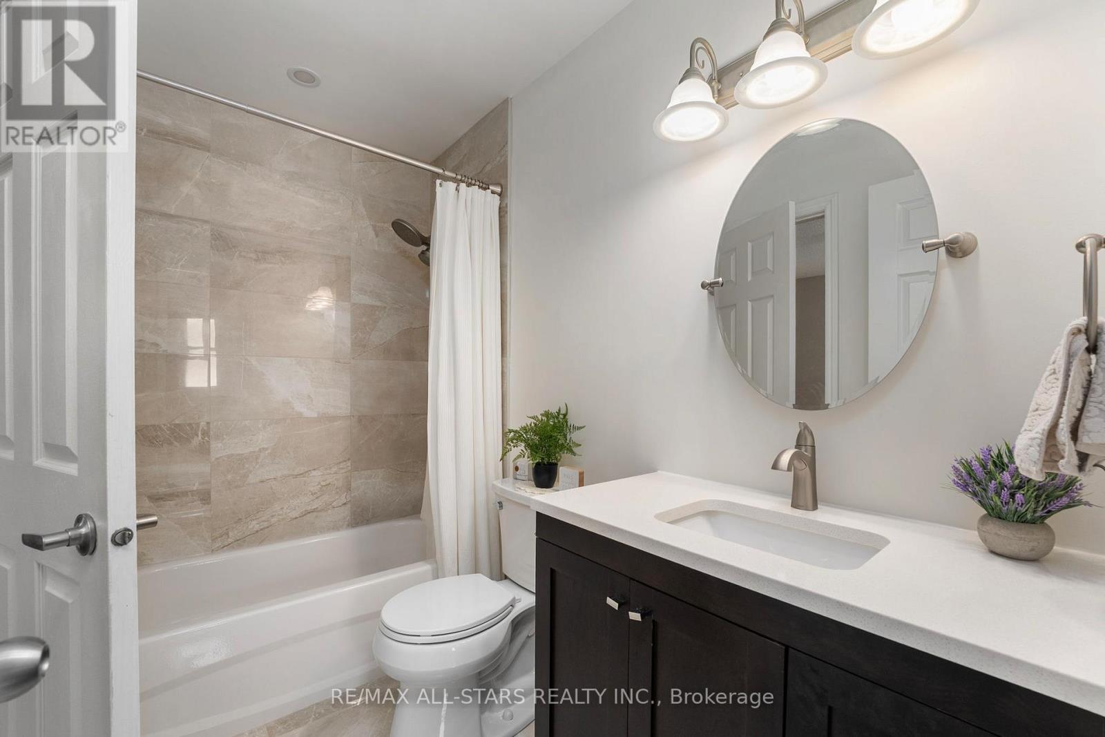 10 Skybird Lane, Georgina, Ontario  L4P 3S1 - Photo 21 - N12367932