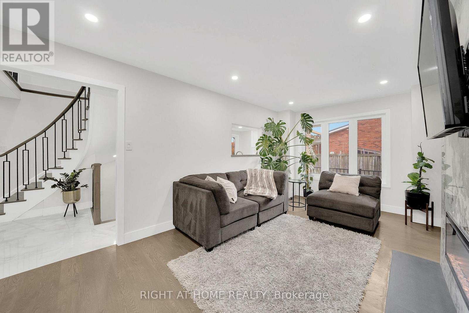 57 Wexford Road, Brampton, Ontario  L6Z 2W4 - Photo 14 - W12369463