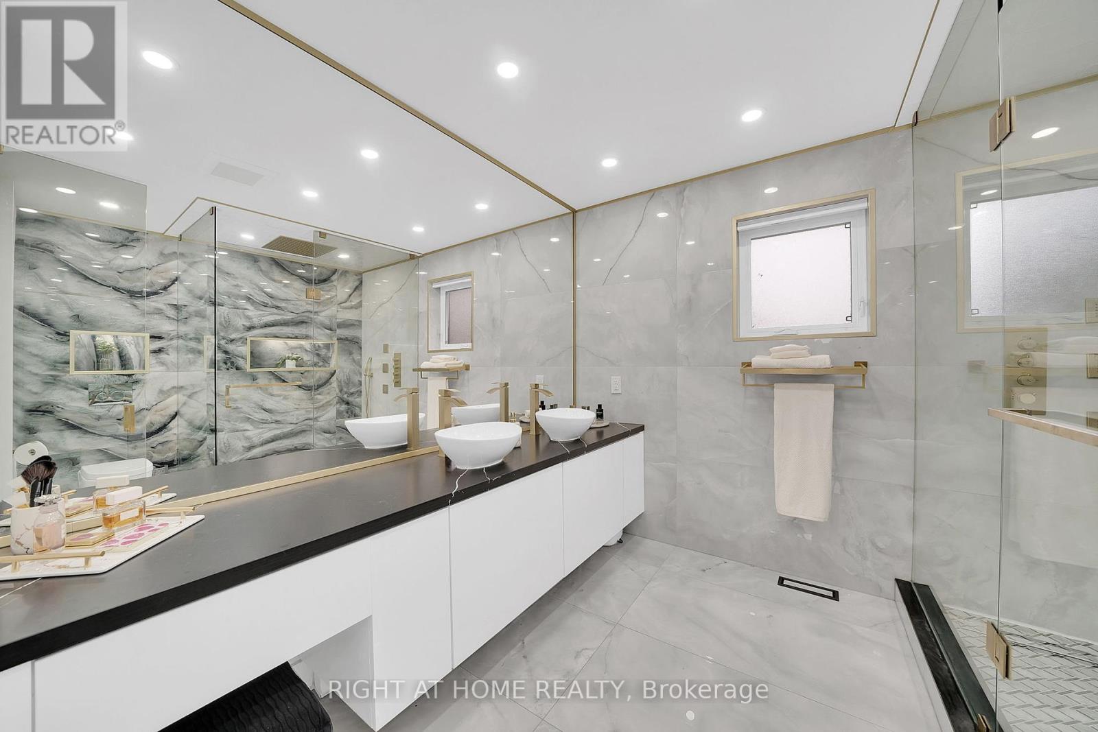 57 Wexford Road, Brampton, Ontario  L6Z 2W4 - Photo 22 - W12369463